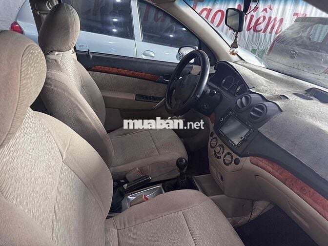 Daewoo Gentra màu Bạc