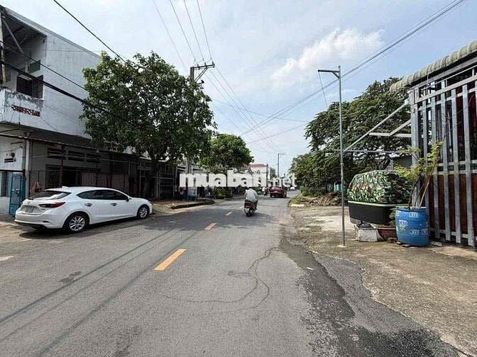 Cặp Trọ Phường Dĩ An Tp Hồ Chí Minh  280m2 full thổ cư chỉ 12 tỷ tl