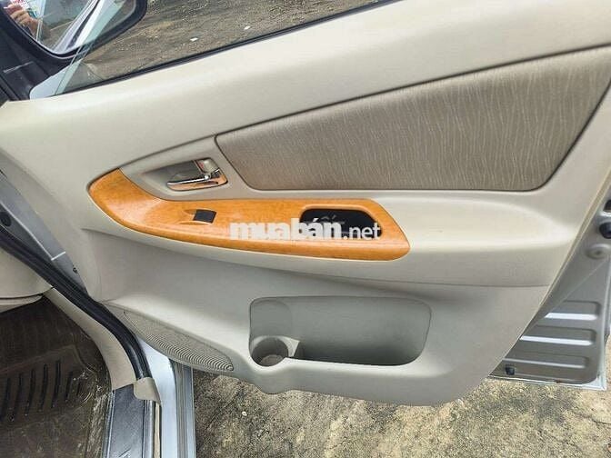 Bán xe innova g xịn 2009