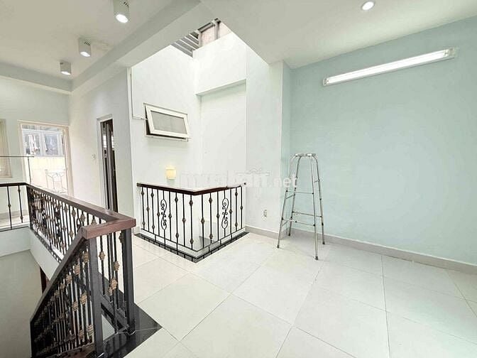 🟥Bán Nhà MT Công Viên _4 Tầng _Cách Đại Học Văn Lang 50m_Cho thuê 40tr