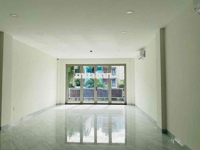 Sàn VP 75m trống suốt mặt tiền D1 Him Lam, có thang máy, máy lạnh