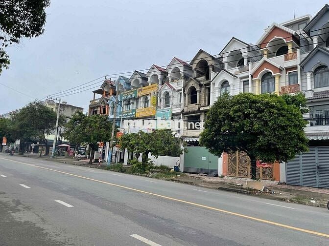 Đất sổ Hồng 85m2 đường DT 743-Di An-TP HCM