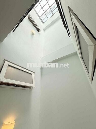 🟥Bán Nhà MT Công Viên _4 Tầng _Cách Đại Học Văn Lang 50m_Cho thuê 40tr