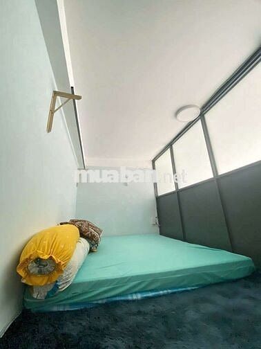 Cho thuê CHDV rộng 50m2 chỉ 5,5tr ngay Phạm Văn Đồng p.linh tây