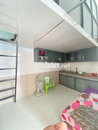 Cho thuê CHDV rộng 50m2 chỉ 5,5tr ngay Phạm Văn Đồng p.linh tây