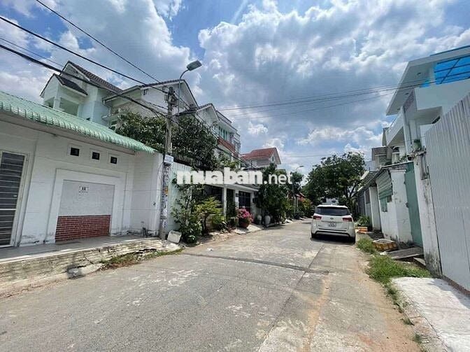 NHÀ CẤP 4 DIỆN TÍCH 200 M2 ĐƯỜNG 8M KHU BÌNH DÂN