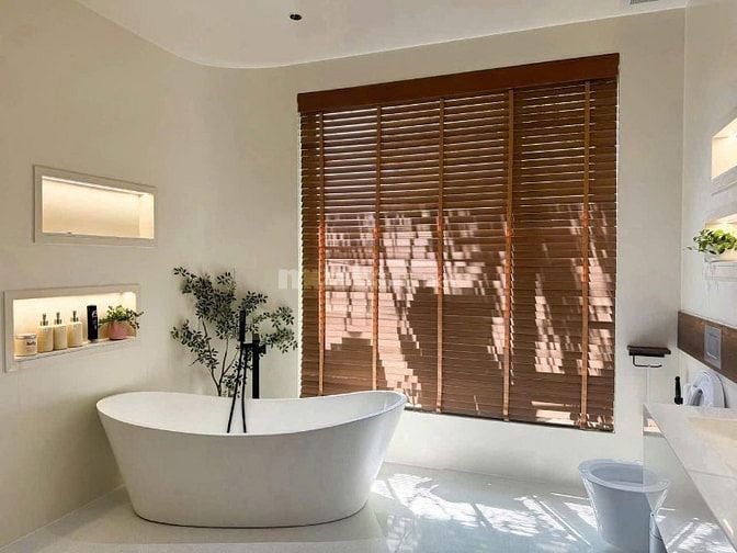 BÁN BIỆT THỰ SÂN VƯỜN NGỌC THỤY, LONG BIÊN, 3 TẦNG 300M2, HƠN 40 TỶ