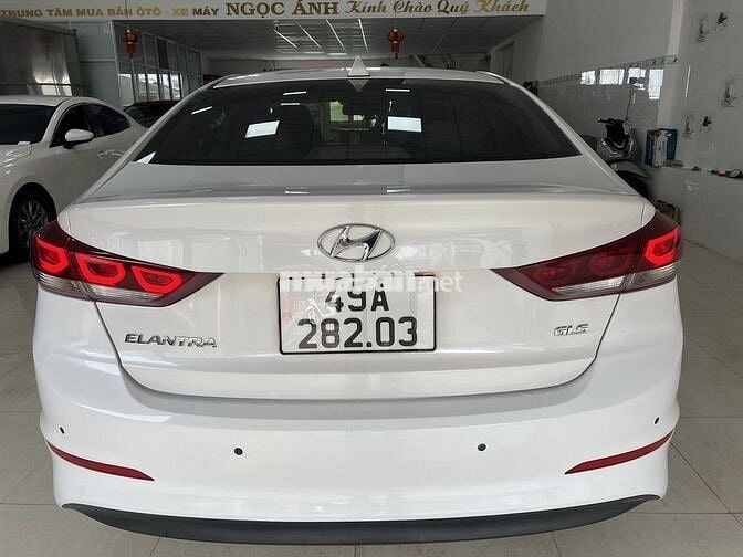 Hyundai Elantra 2017 2.0 AT - 85000 km