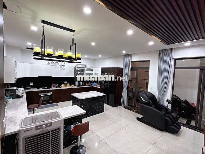 🎄 Villa Cho Thuê_HXH Nguyễn Minh Hoàng_9x20m, Trệt 2 Lầu, Nội Thất Xịn