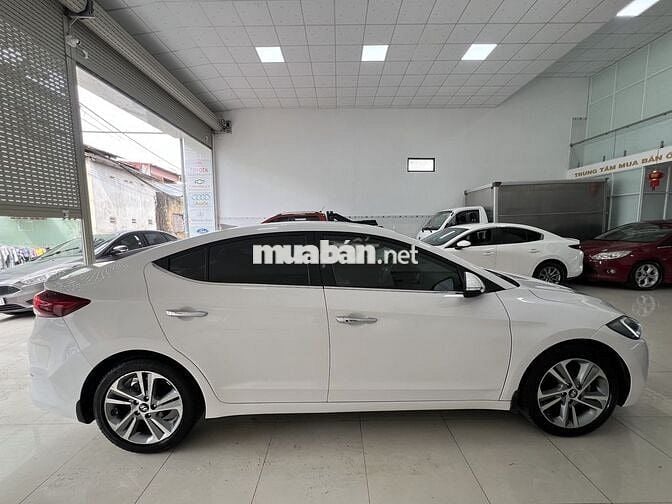 Hyundai Elantra 2017 2.0 AT - 85000 km