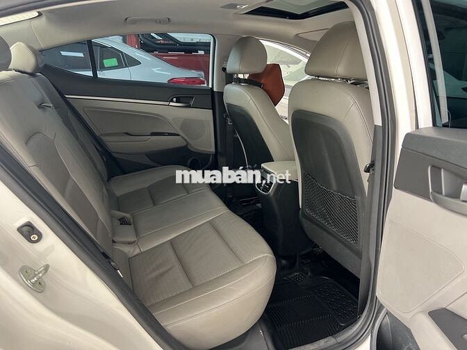 Hyundai Elantra 2017 2.0 AT - 85000 km