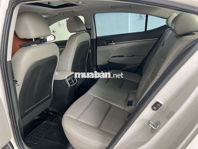 Hyundai Elantra 2017 2.0 AT - 85000 km