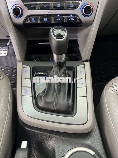 Hyundai Elantra 2017 2.0 AT - 85000 km