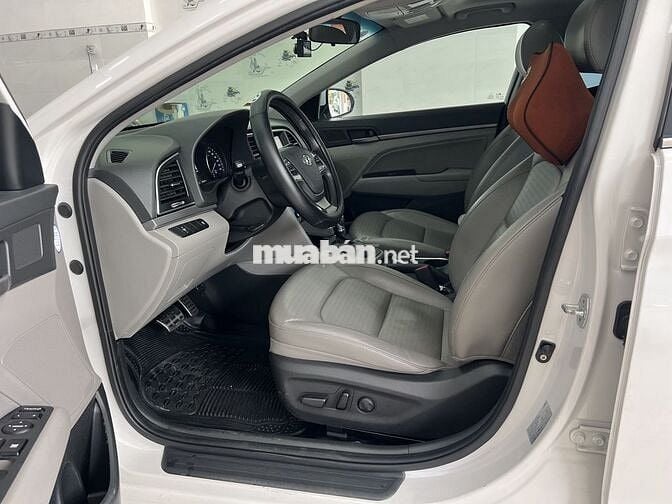 Hyundai Elantra 2017 2.0 AT - 85000 km