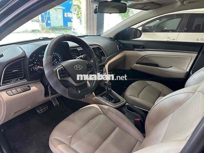 Hyundai Elantra 2018 - 70000 km