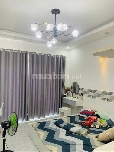 Chỉ hơn 3 tỷ. Nhà 62m2 CMT8 xây 5 tầng, gần vòng xoay Dân Chủ. Hẻm 6m