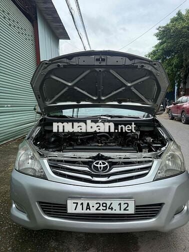 Toyota Innova 2009 V Bạc