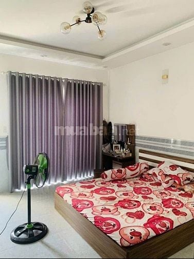 Chỉ hơn 3 tỷ. Nhà 62m2 CMT8 xây 5 tầng, gần vòng xoay Dân Chủ. Hẻm 6m