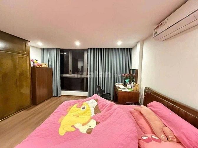 Bán gấp nhà mặt phố Cát Linh kinh doanh sầm uất 28m2,15 tỷ 