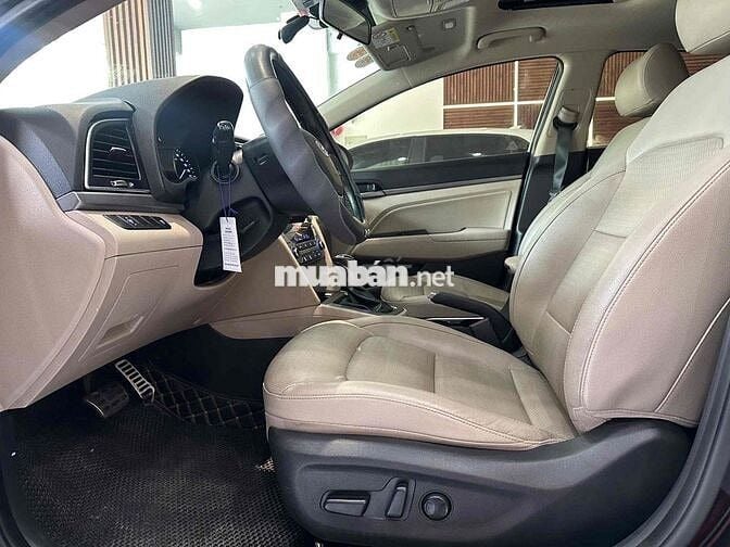 Hyundai Elantra 2018 - 70000 km