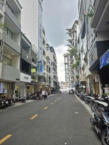 CHO THUÊ NHÀ NGUYÊN CĂN 1 TRỆT- 3 LẦU QUẬN 1