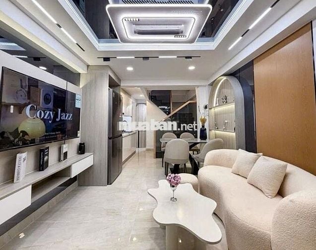 Nhà mới Cách Mạng Tháng Tám, Quận 3, 4 Tầng Sân thượng – 4.89 tỷ