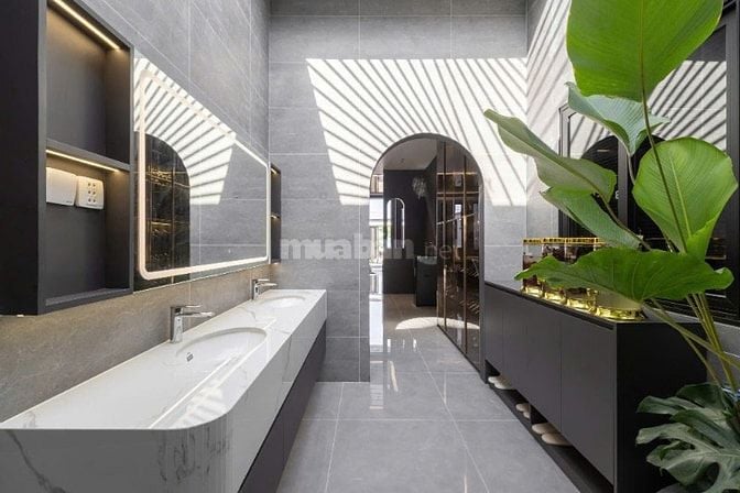 BÁN BIỆT THỰ SÂN VƯỜN NGỌC THỤY, LONG BIÊN, 3 TẦNG 300M2, HƠN 40 TỶ