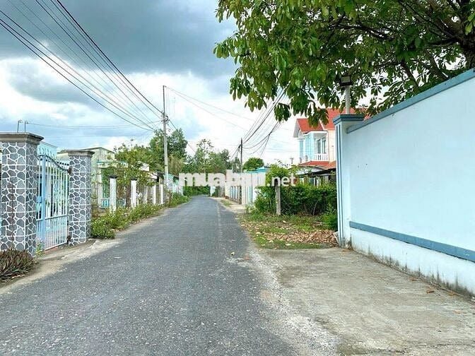 Bán gấp nhà vườn 228m2 ở Đ. An Lợi 1,Trảng Bàng - SHR - giá 1 tỉ 099tr