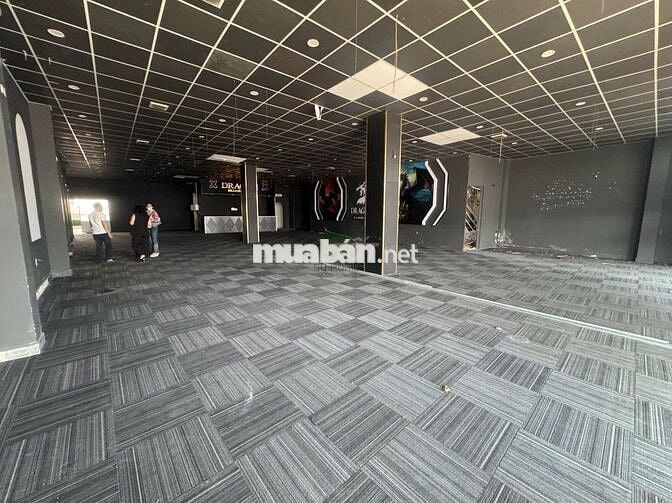CHO THUÊ MẶT BẰNG CĂN GÓC 700M2 GIÁ 70 TRIỆU/THÁNG KHU VỰC VẠN THẠNH