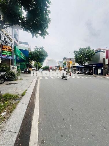 CHo thuê nhà mặt tiền đường Luỹ bán bích 5x40m cấp 4 thông suốt