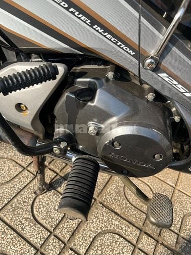 đổi qua sử dụng xe tay GA , cần bán honda fu neo fi 2008  BS TP HCM