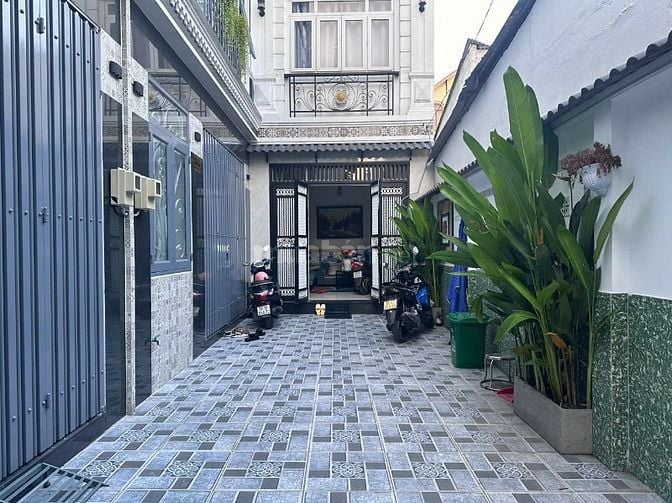 Nhà mới full Quang Trung, P8, Gò Vấp, Dt 4x9.5 nở 4.8m. 3 lầu. 5.5 tỉ