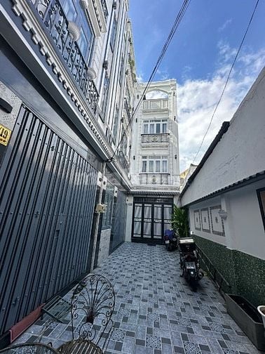 Nhà mới full Quang Trung, P8, Gò Vấp, Dt 4x9.5 nở 4.8m. 3 lầu. 5.5 tỉ