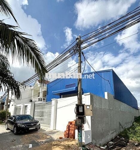 Bán xưởng mặt đường kinh rau răm