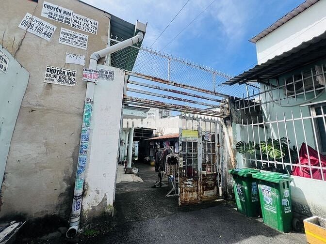 Siêu Lời_BÁN ĐẤT TẶNG DÃY TRỌ CŨ SÁT PHẠM VĂN ĐỒNG_2 MẶT TIỀN_15X20M