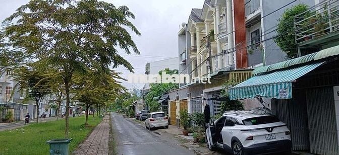 Nền đẹp chủ gốc bán tại khu Hưng Phú