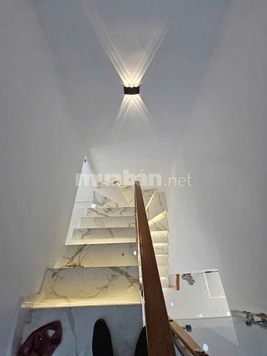 BÁN Gấp nhà Trương Định P.Bến Thành Q1, HXH, giá 3ty1 42m2, lh ngay đi