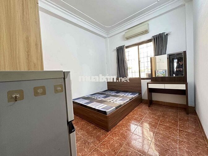 Phòng trọ khép kín, trung tâm Giảng Võ, ban công siêu thoáng view đep