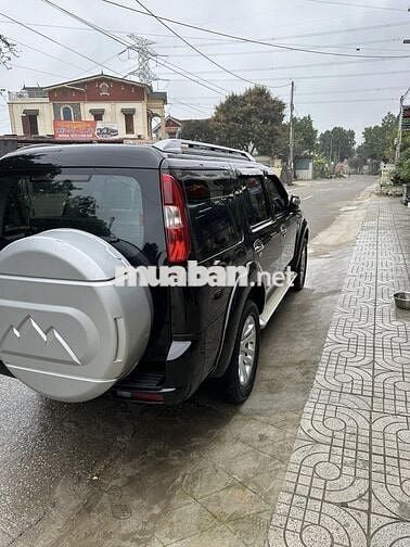 Ford Everest 2.5AT 2016 đen 83.000 km