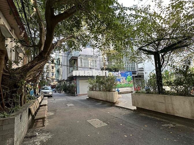 Phòng trọ khép kín, trung tâm Giảng Võ, ban công siêu thoáng view đep