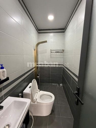 Bán Nhà 151/34 Liên Khu 45,BHHB,Bình Tân DT:6-10m2 4lầu Hẻm 8M 5.35ty