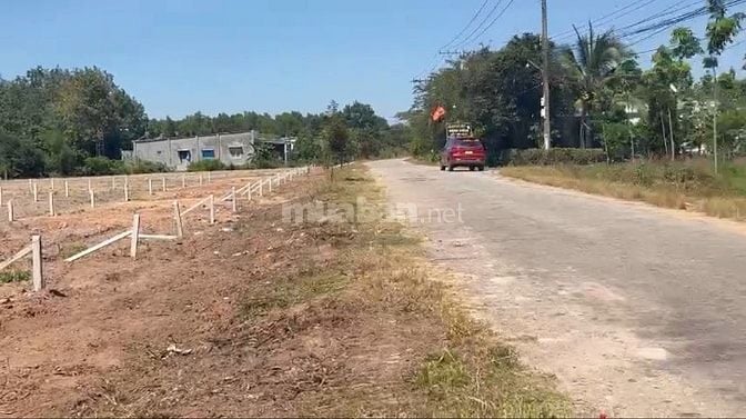 CHỈ 305TR SỎ HỮU LÔ ĐẤT MẶT TIỀN ĐƯỜNG NHỰA