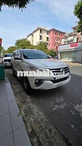 Toyota Fortuner 2019 2.4L trắng