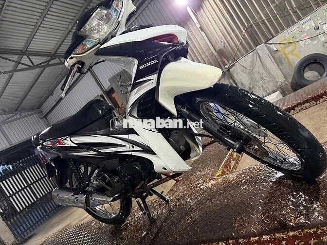 Honda Wave RSX 2011 Trắng đen