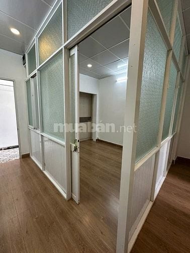 Nhà hẻm Cách Mạng Tháng 8, Quận 3. DT: 4m x 9m. Trệt Lầu 2PN, 2WC