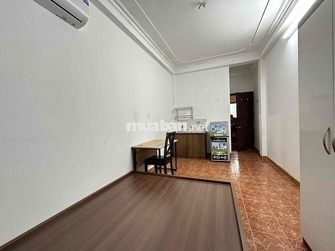 Phòng trọ khép kín, trung tâm Giảng Võ, ban công siêu thoáng view đep