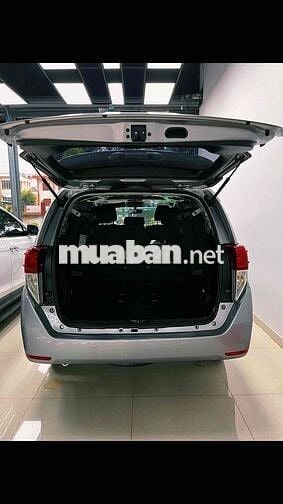 Toyota Innova 2017 2.0E - 105000 km