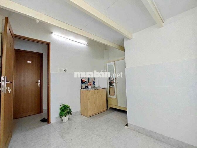 CHO THUÊ PHÒNG TRỌ CÓ GÁC ĐỂ XE ĐIỆN NGAY CHỢ TÂN HƯƠNG PHÒNG RỘNG