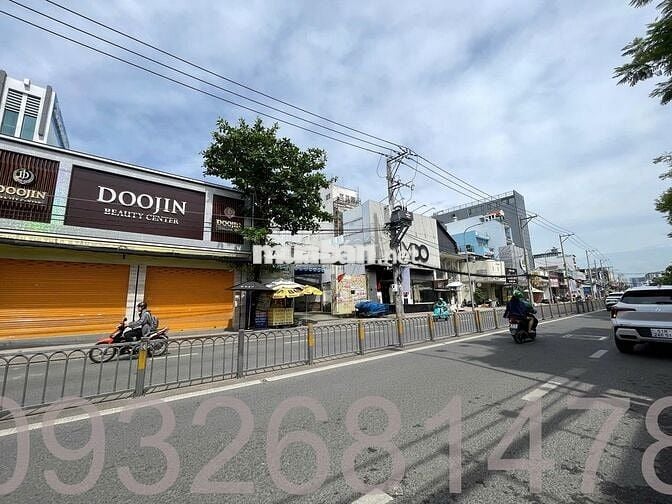 CHO THUÊ MẶT BẰNG LỚN DT 10X35 NGUYỄN THỊ THẬP - VỊ TRÍ SIÊU ĐẸP