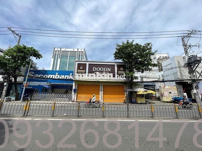 CHO THUÊ MẶT BẰNG LỚN DT 10X35 NGUYỄN THỊ THẬP - VỊ TRÍ SIÊU ĐẸP